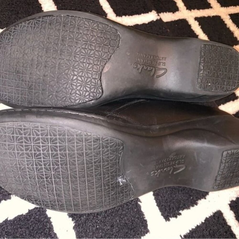 Clarks Womens Black Leather Slip-On Shoes Size 10 - Picture 10 of 10